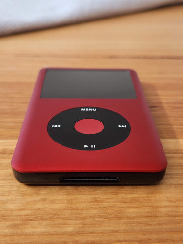 Custom iPod Classic 7th Gen flash modded – red faceplate, black clickwheel and red centre button