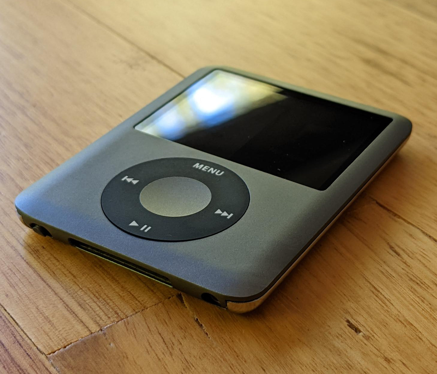 M-Player iPod Nano 3rd Generation (8GB, RED) : Electronics